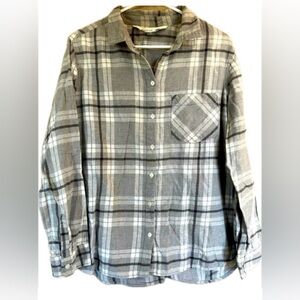 Old Navy Gray and White Button Down Flannel Shirt. Women’s size XL